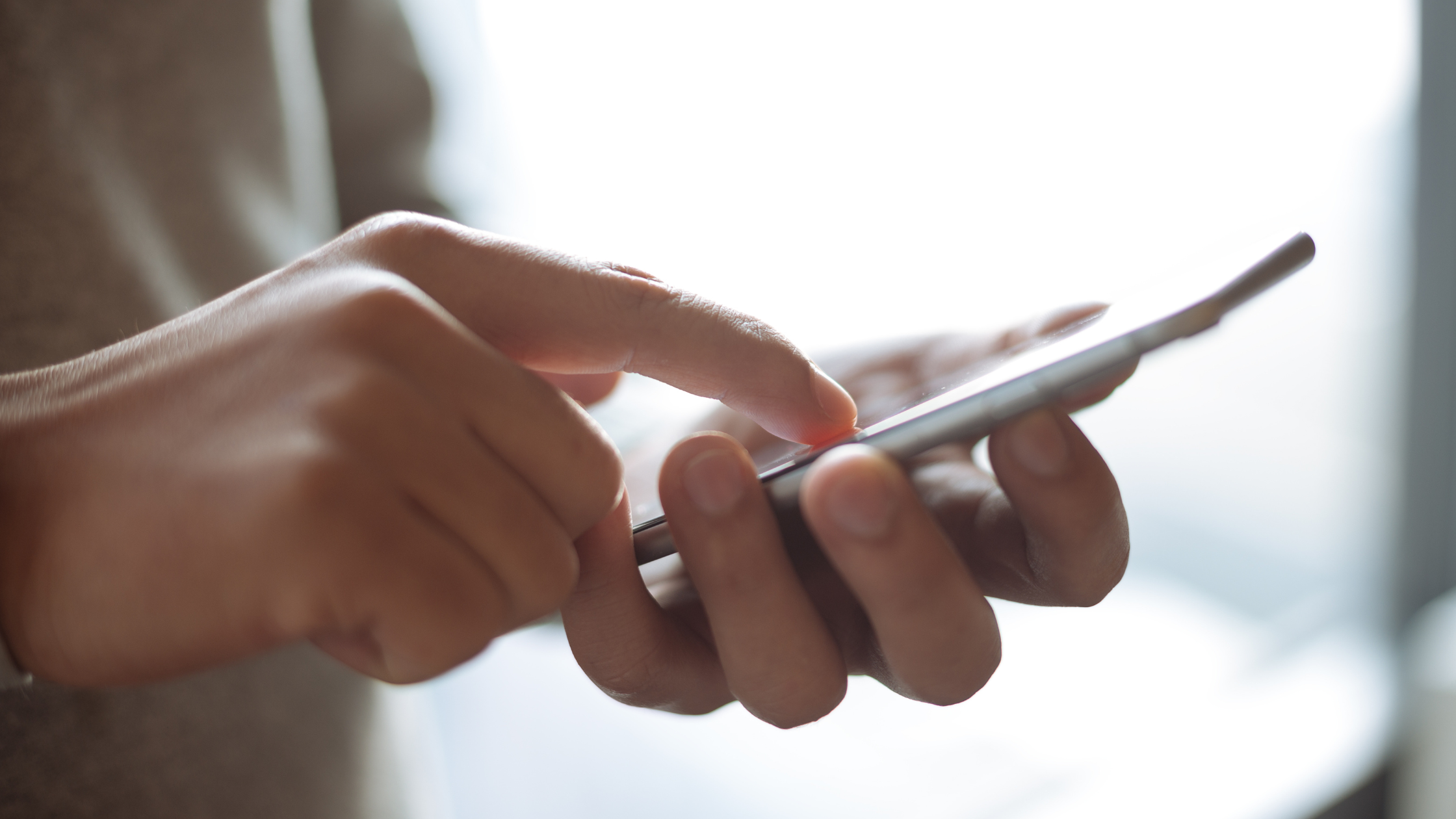 Grades, contrôles, batteries : comment est vraiment évalué un smartphone reconditionné