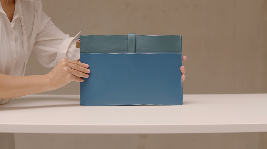 Pochette CHARLIE GM en cuir recyclé Bleu Marine-Rose - Cykero